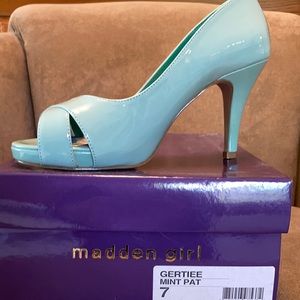 Women’s dress shoe